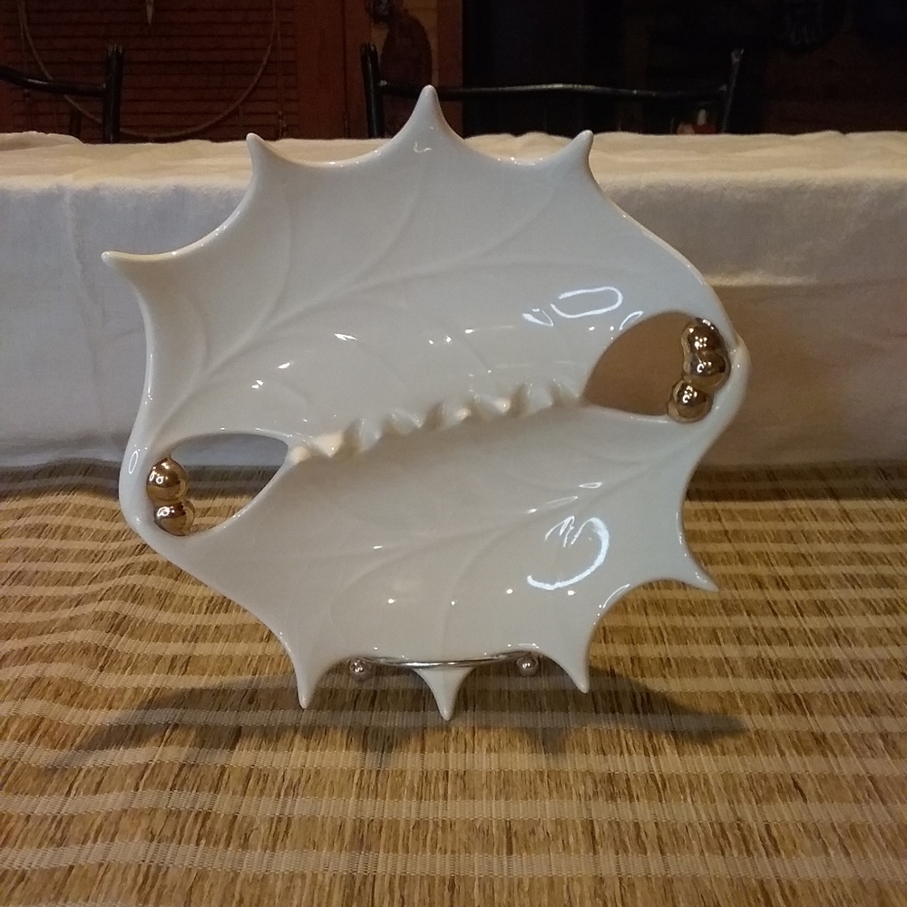 Vintage White Gold Leaf Berries Ashtray